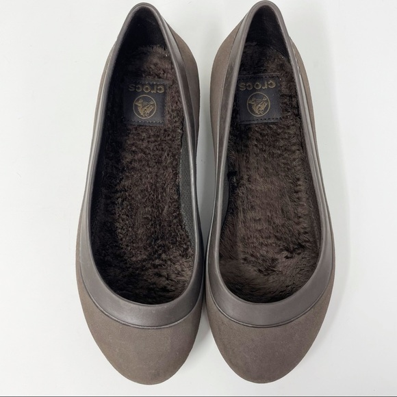 crocs with fur size 7